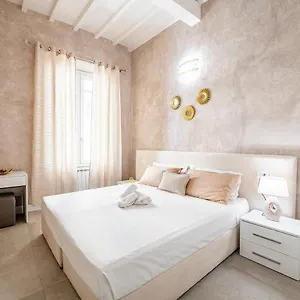5-minuti-duomo-tripla-suite-luxury.it-tuscanyhotel.com/
