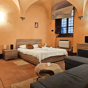 casa-giovanna-piazza-san-michele-central-studio.it-tuscanyhotel.com/